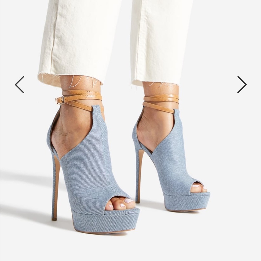 NWT Mazie Heeled Sandal